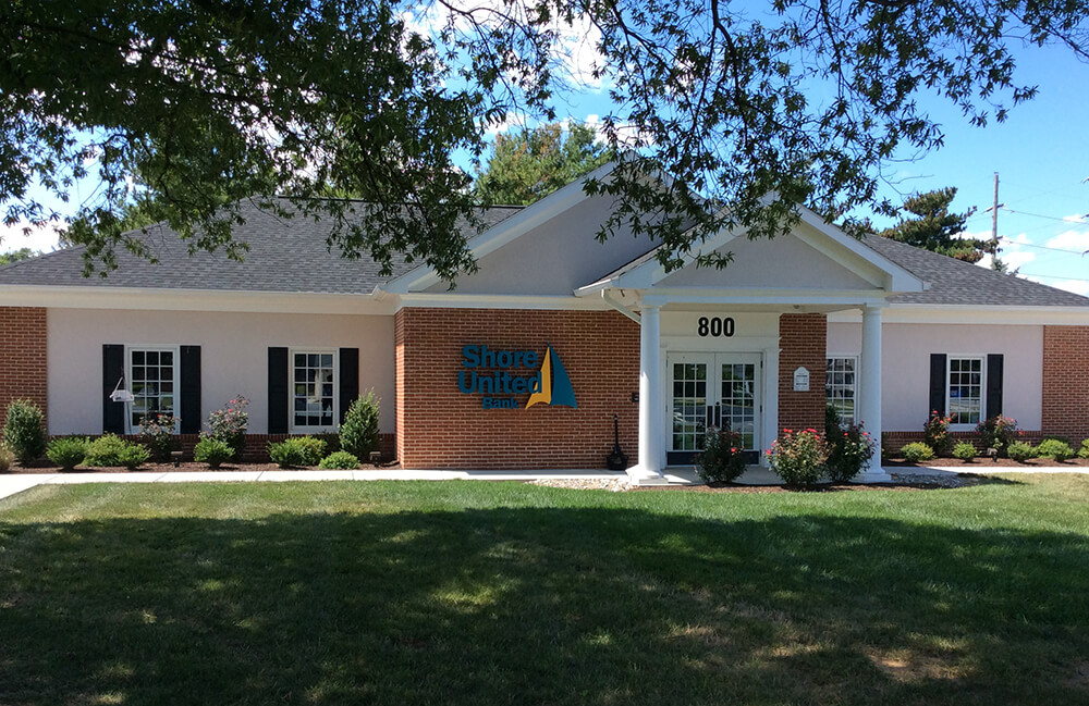 Exterior photo of our Dover, DE branch on Governors Avenue